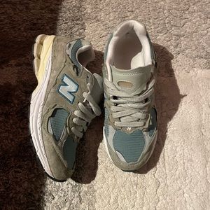New balances 2002r protection pack mirage gray (size 8.5)